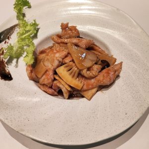 261 -  MAIALE CON FUNGHI E BAMBU
